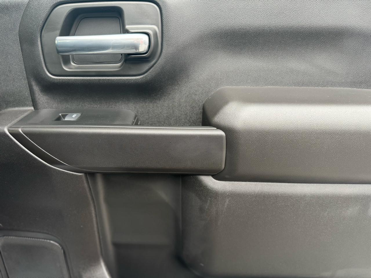 Chevrolet 3500 135.5" WB 2025