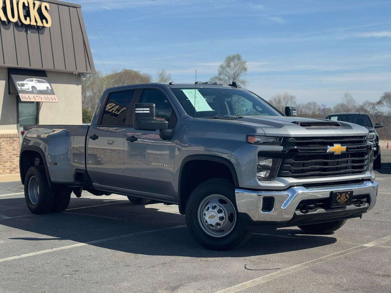 Chevrolet 3500 135.5" WB 2025