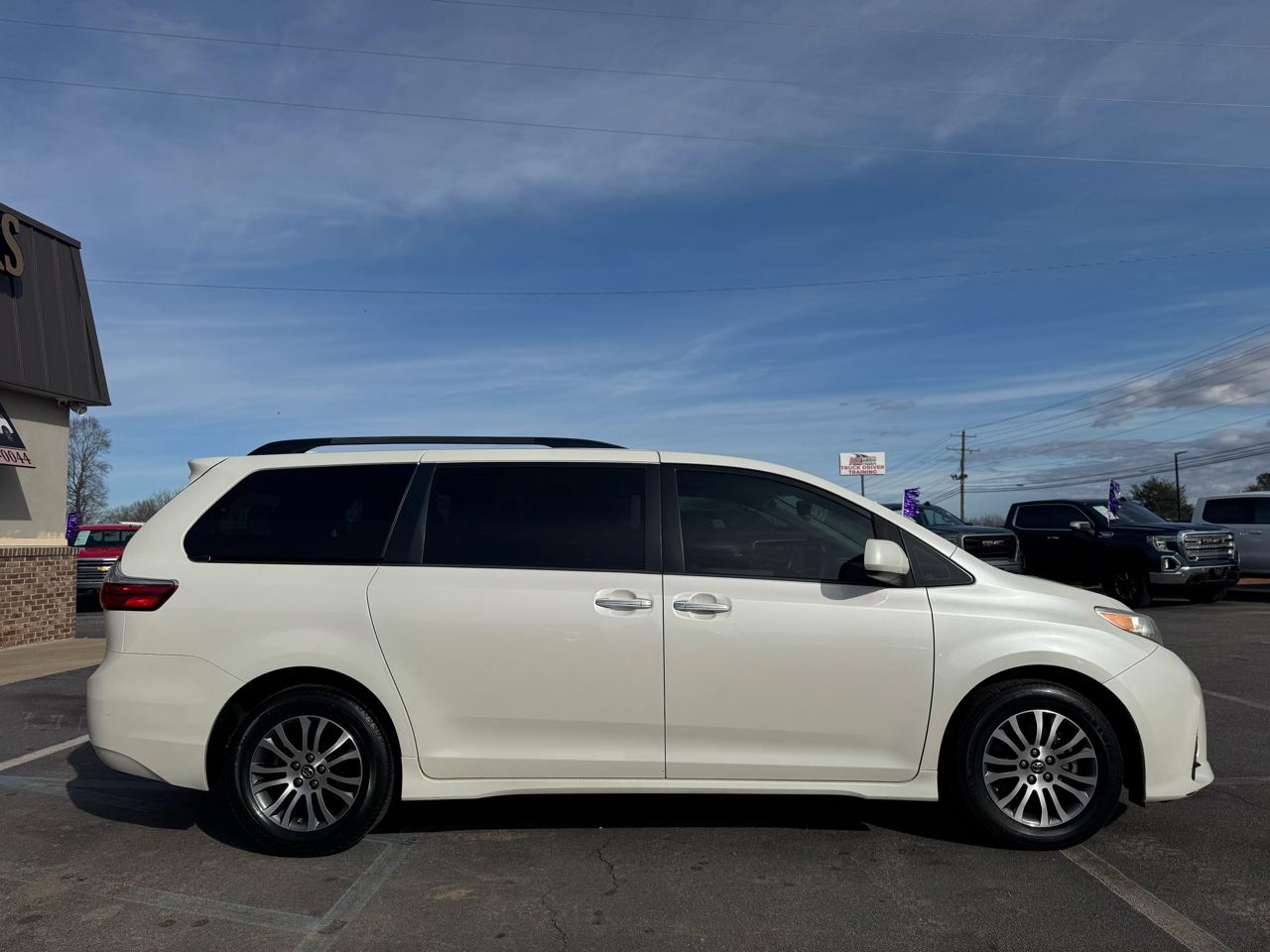 Toyota Sienna Limited Premium 7-Passenger 2019