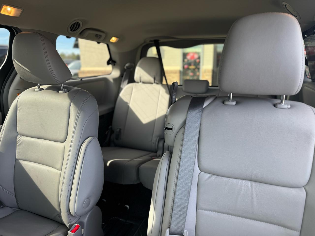 Toyota Sienna Limited Premium 7-Passenger 2019