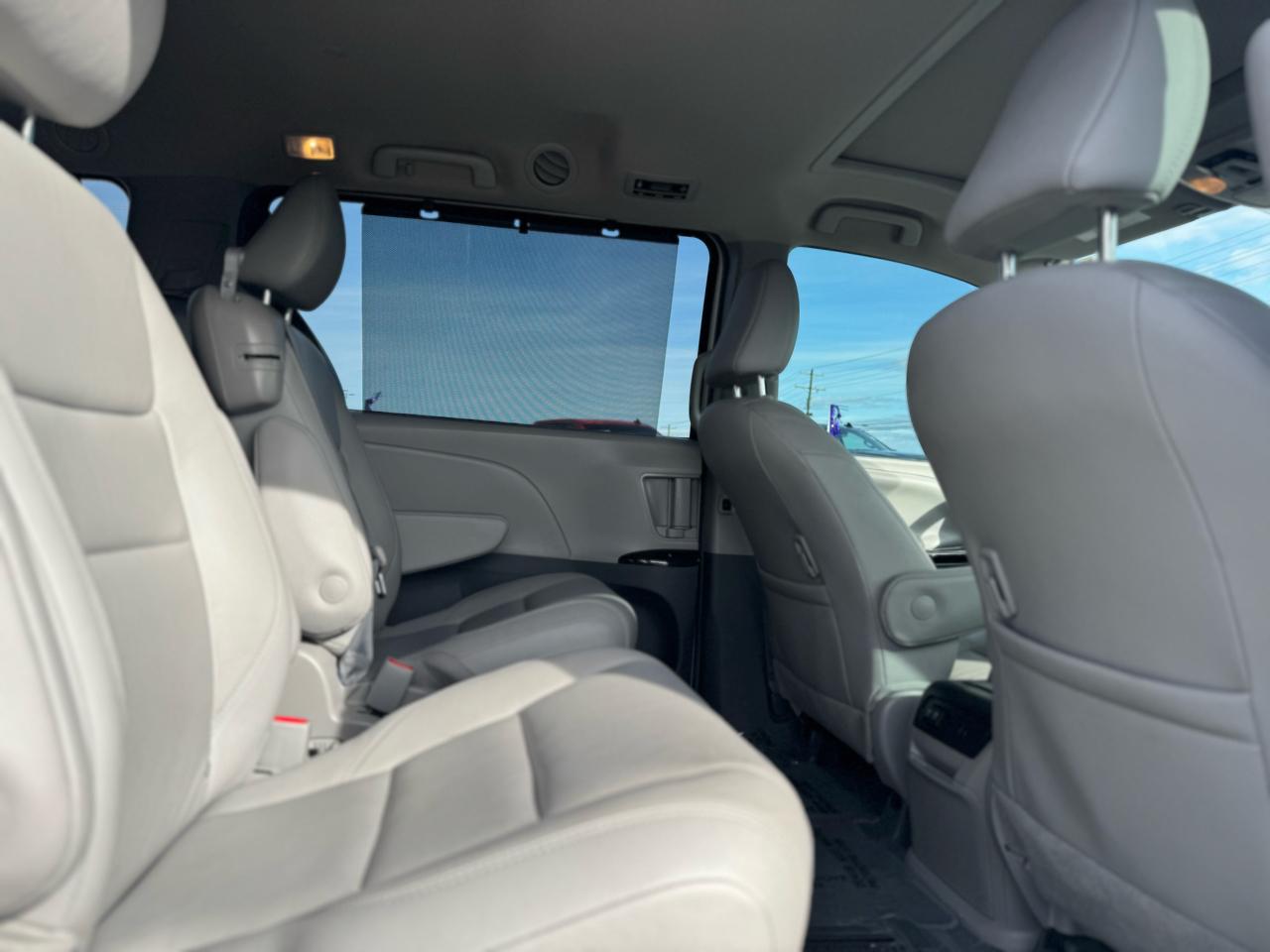 Toyota Sienna Limited Premium 7-Passenger 2019