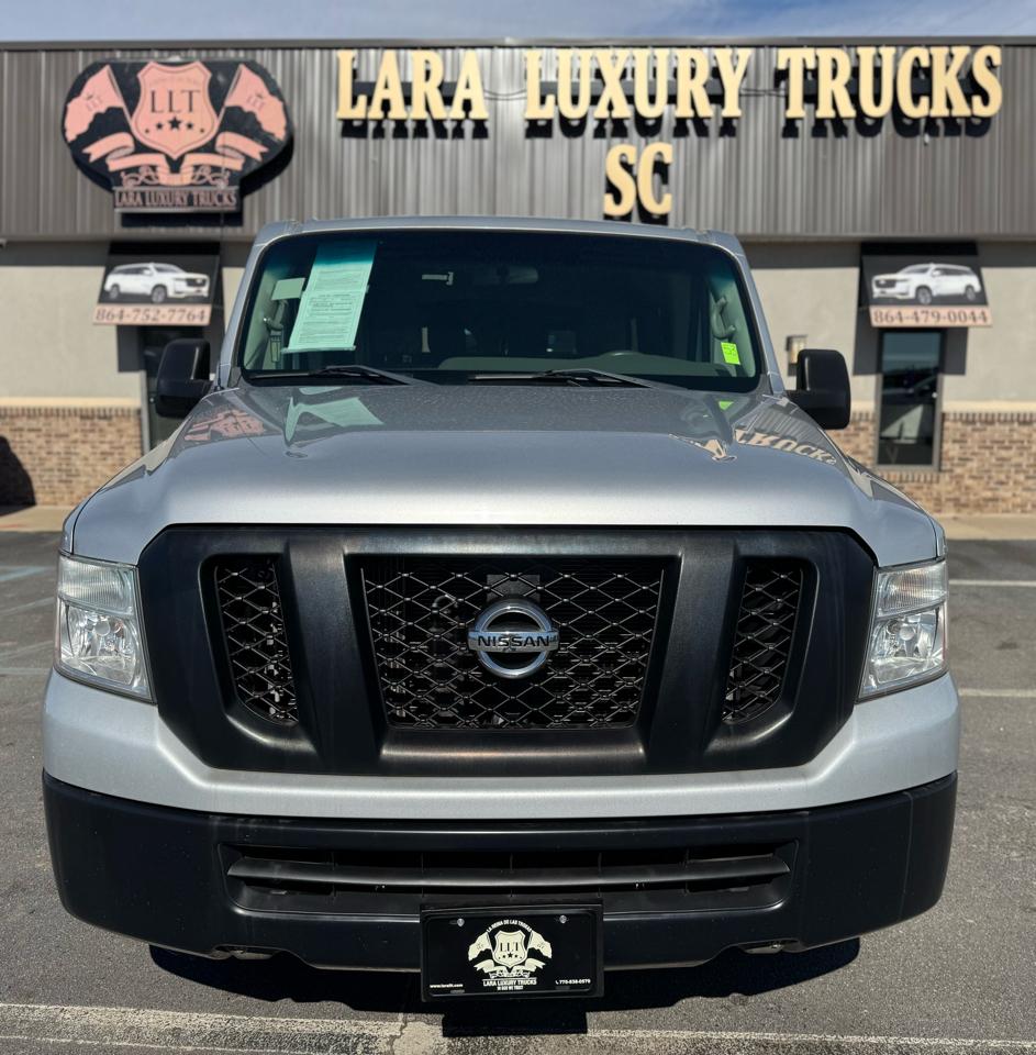 Nissan NV Passenger 3500 S V6 2019
