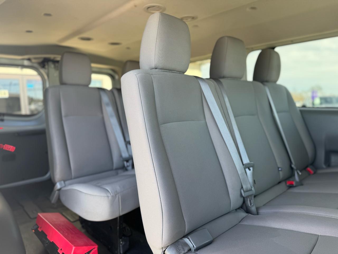 Nissan NV Passenger 3500 S V6 2019