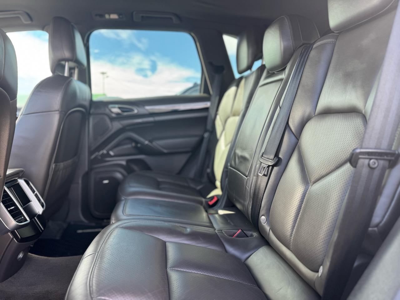 Porsche Cayenne Base 2016