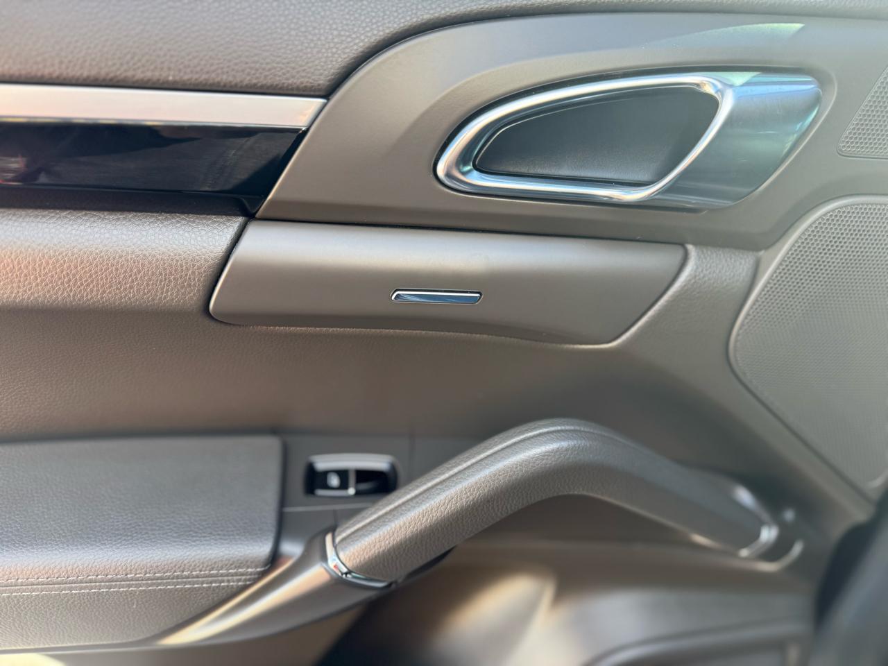 Porsche Cayenne Base 2016