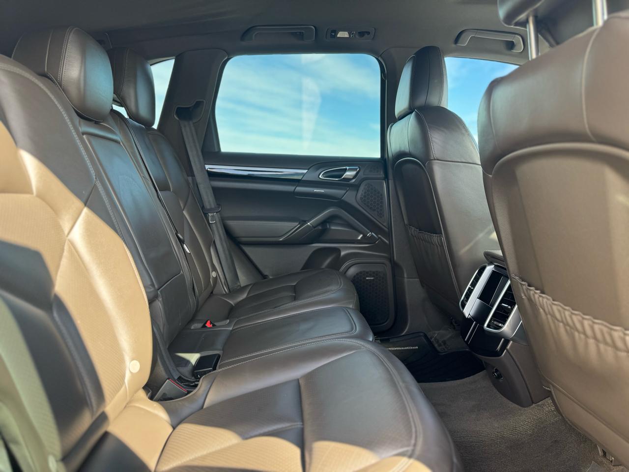 Porsche Cayenne Base 2016