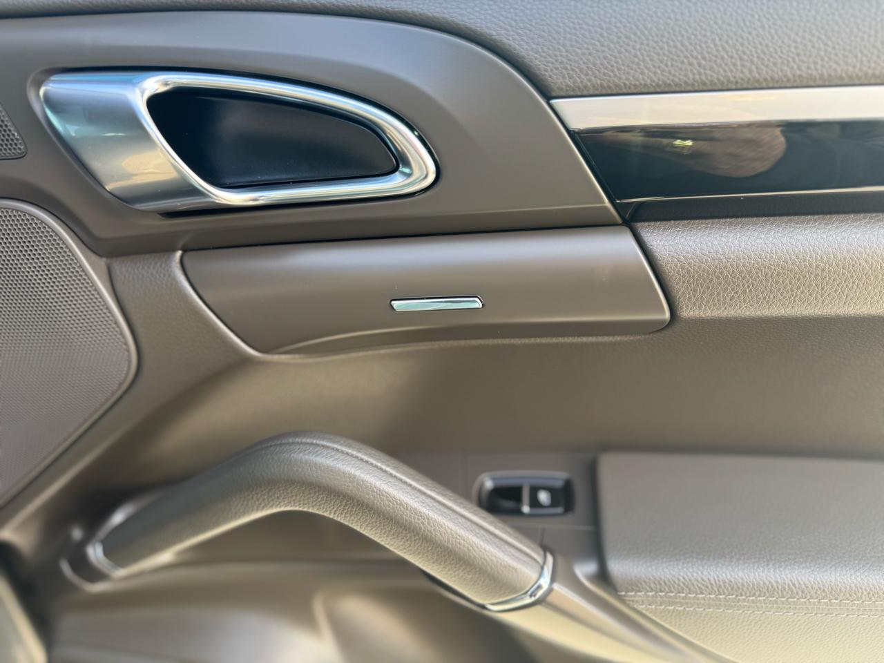 Porsche Cayenne Base 2016