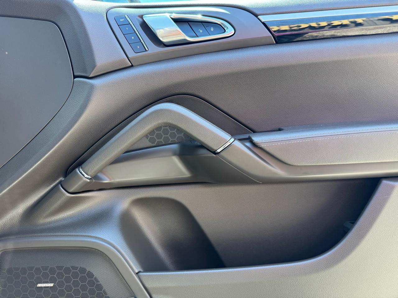 Porsche Cayenne Base 2016