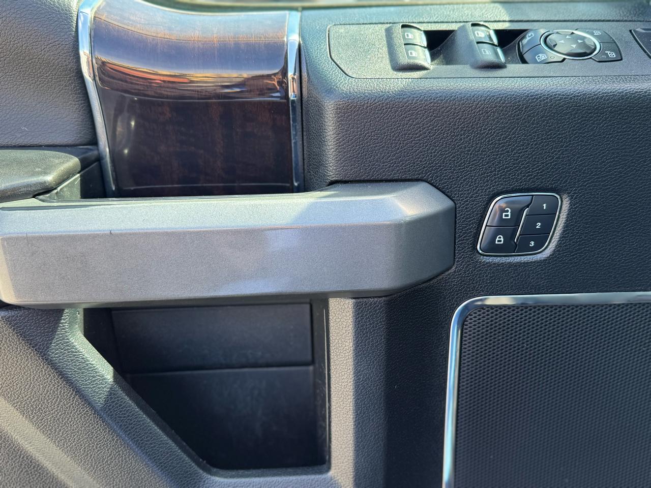 Ford F-350 SD Platinum Crew Cab 4WD 2017