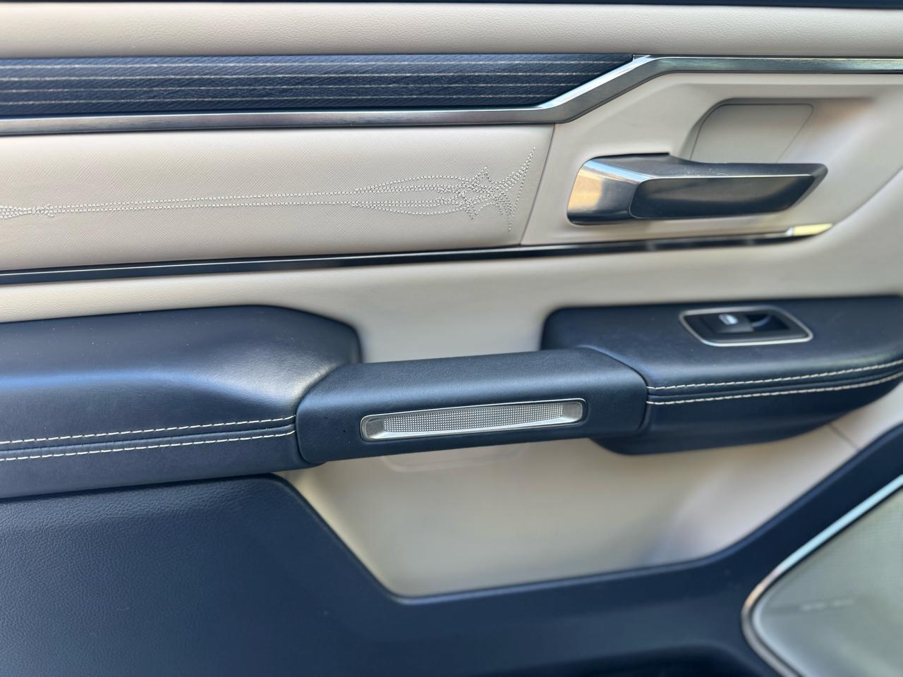 RAM 1500 4WD Crew Cab 149" Limited 2019