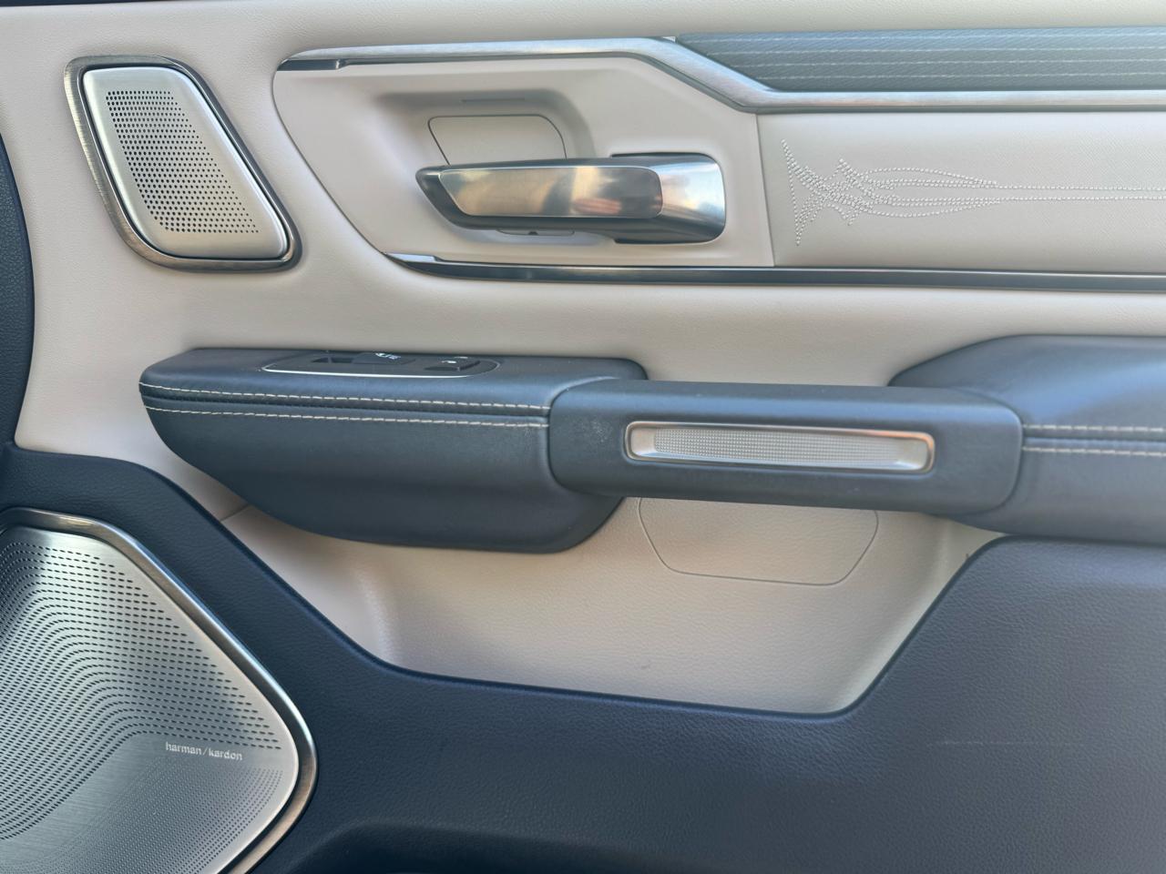 RAM 1500 4WD Crew Cab 149" Limited 2019