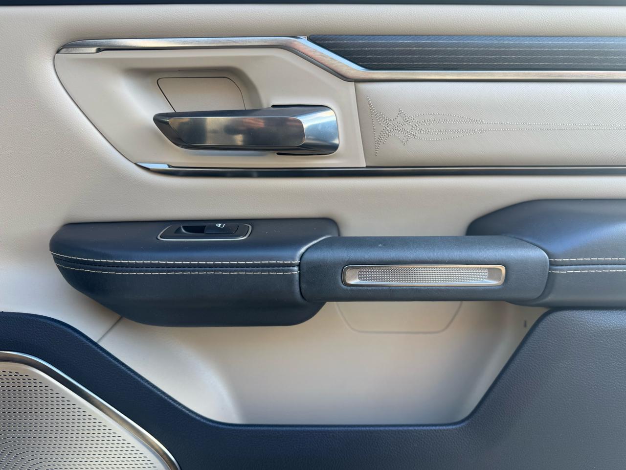 RAM 1500 4WD Crew Cab 149" Limited 2019