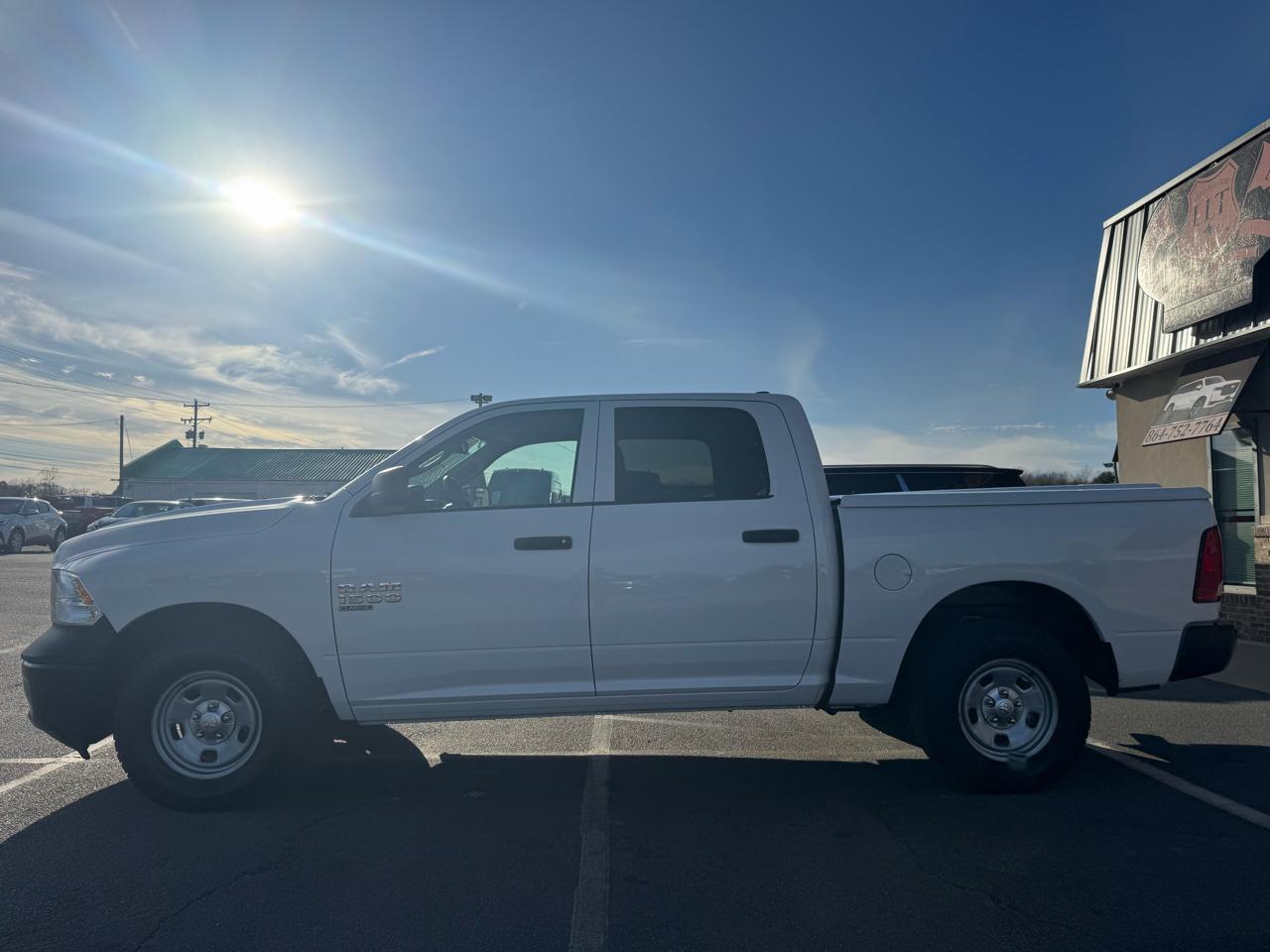 RAM 1500 Classic Tradesman Crew Cab SWB 4WD 2019