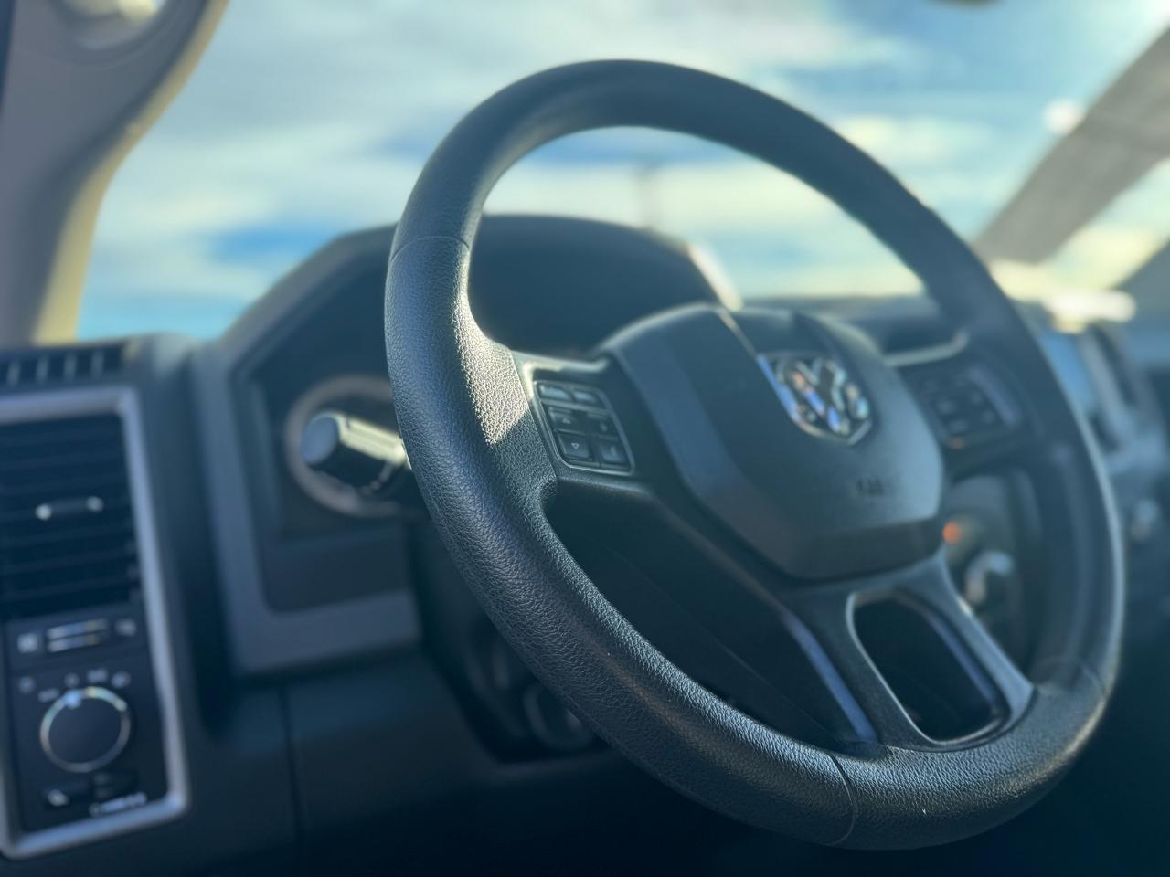 RAM 1500 Classic Tradesman Crew Cab SWB 4WD 2019