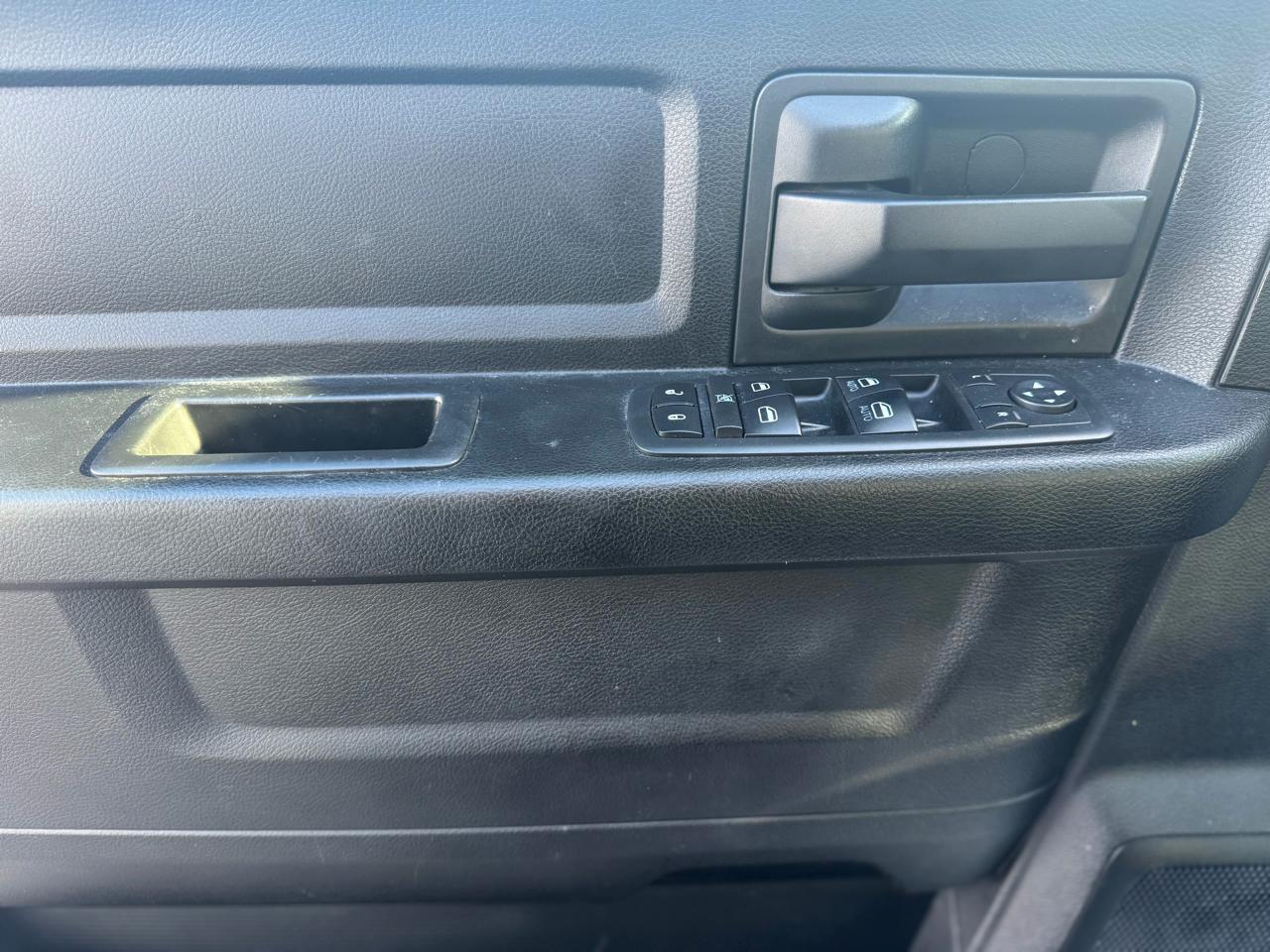 RAM 1500 Classic Tradesman Crew Cab SWB 4WD 2019