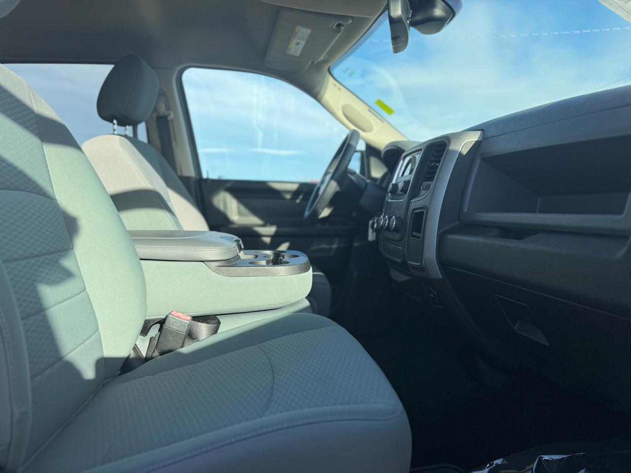 RAM 1500 Classic Tradesman Crew Cab SWB 4WD 2019