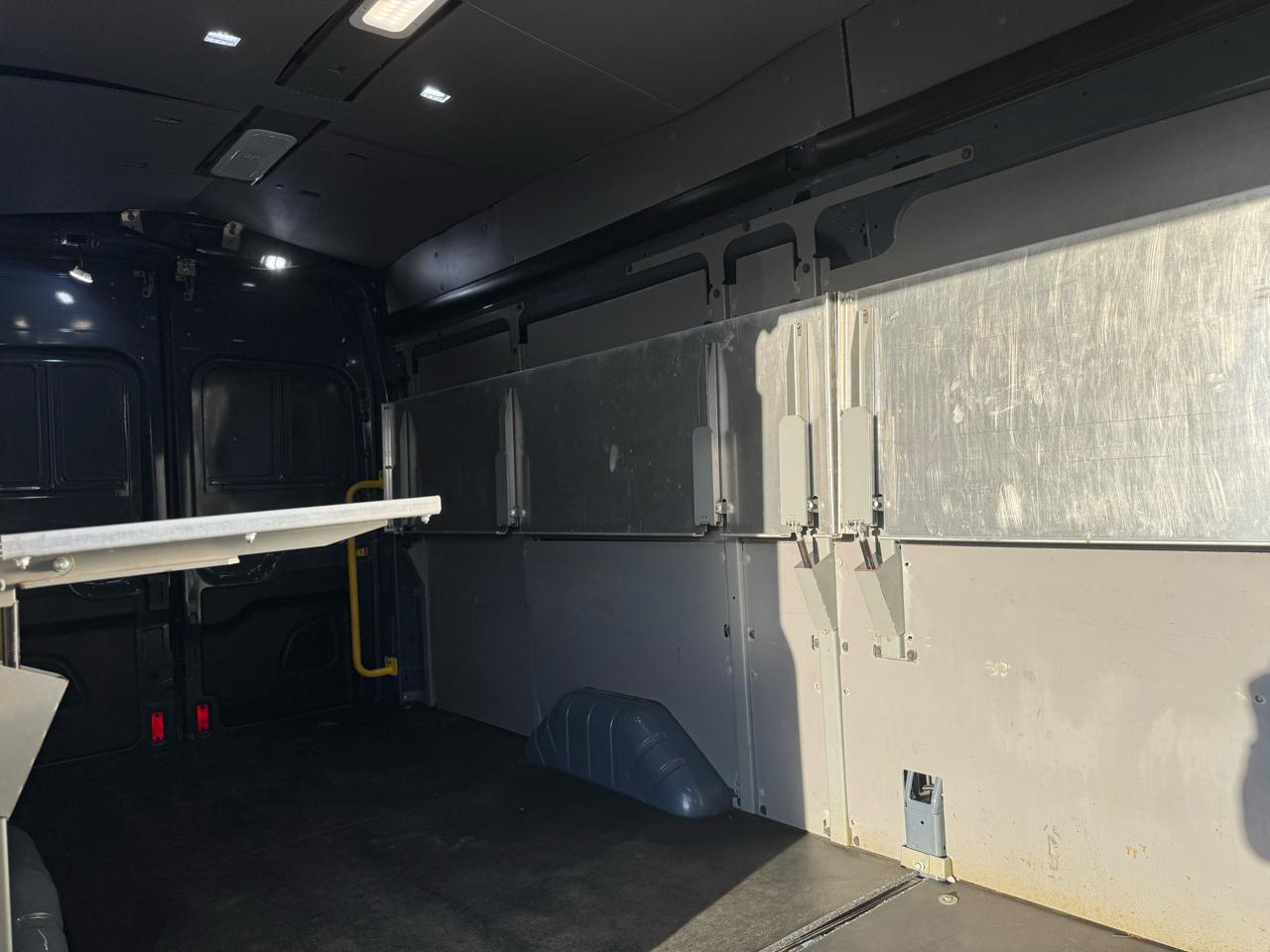 Ford Transit 250 Van High Roof w/Sliding Pass. 148-in. WB EL 2020