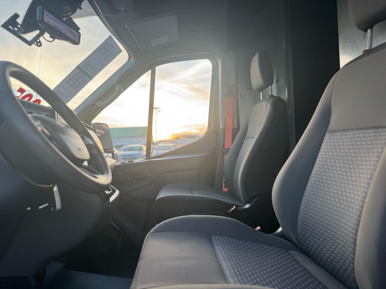 Ford Transit 250 Van High Roof w/Sliding Pass. 148-in. WB EL 2020