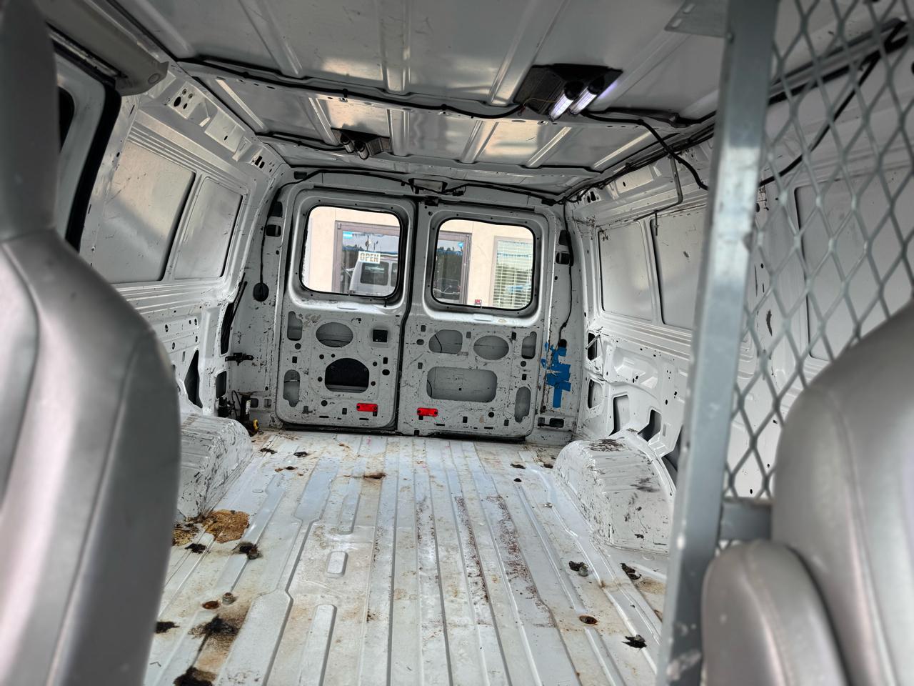 Ford Econoline E-350 Super Duty 2010