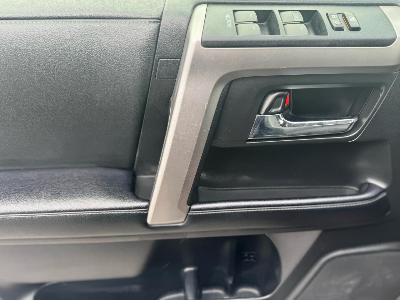 Toyota 4Runner SR5 2WD 2020