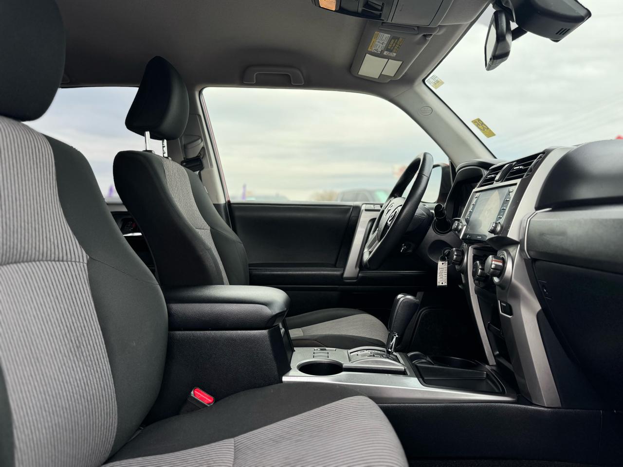 Toyota 4Runner SR5 2WD 2020