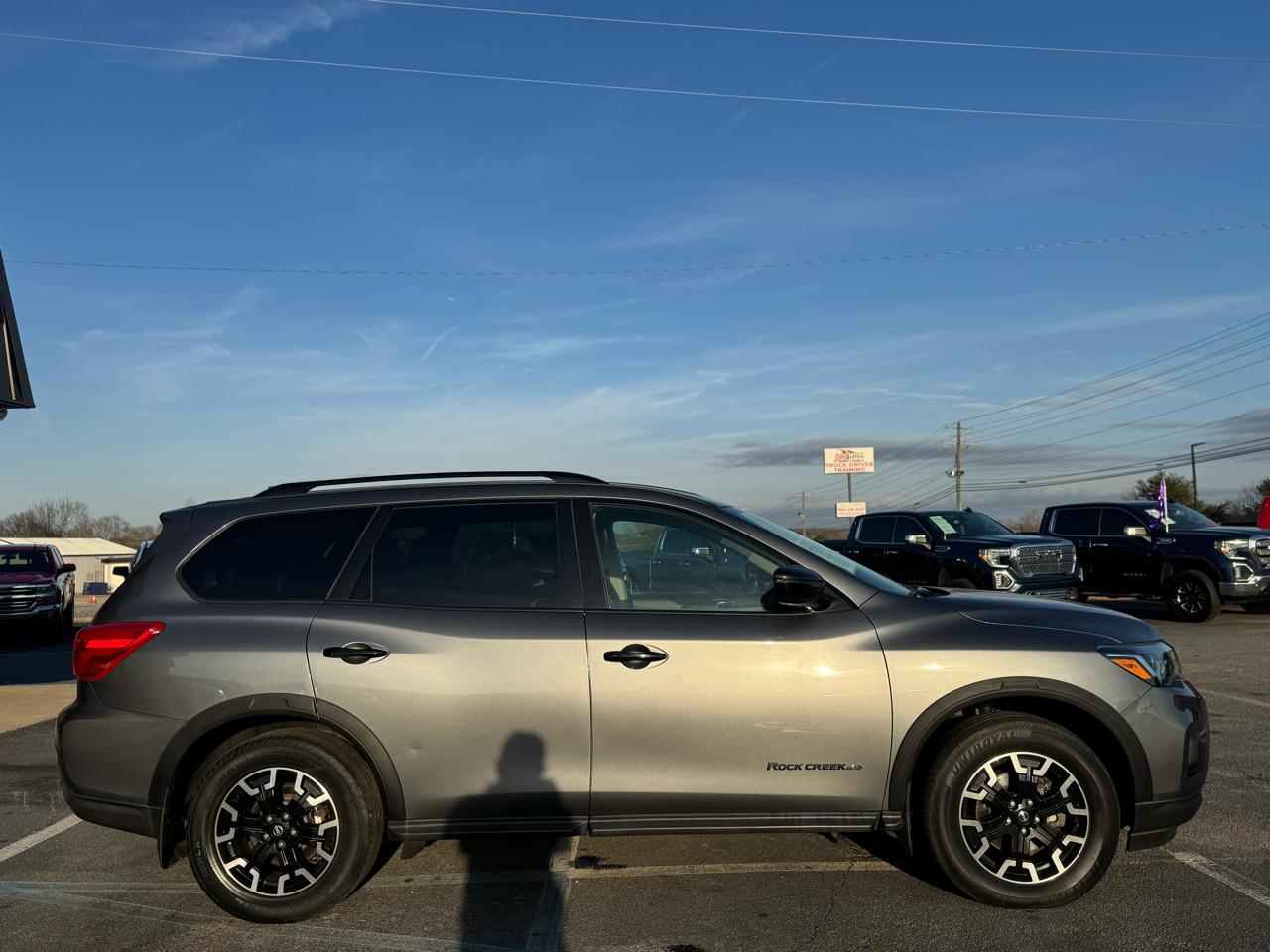 Nissan Pathfinder SV 4WD 2020