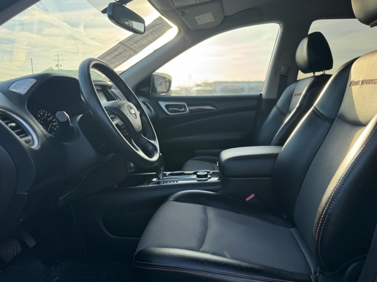 Nissan Pathfinder SV 4WD 2020