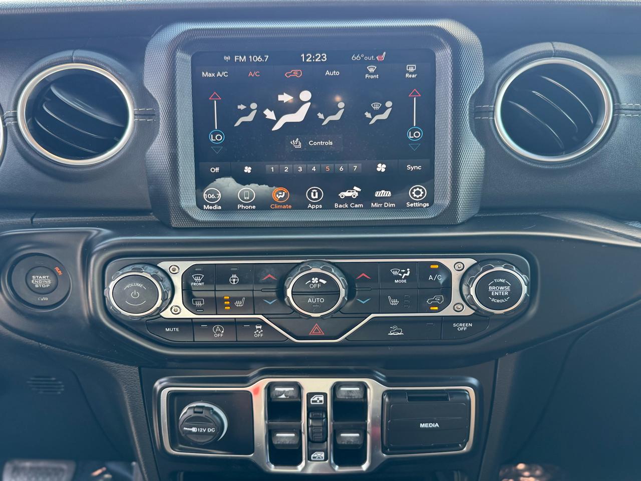 Jeep Wrangler Unlimited Sahara 2022