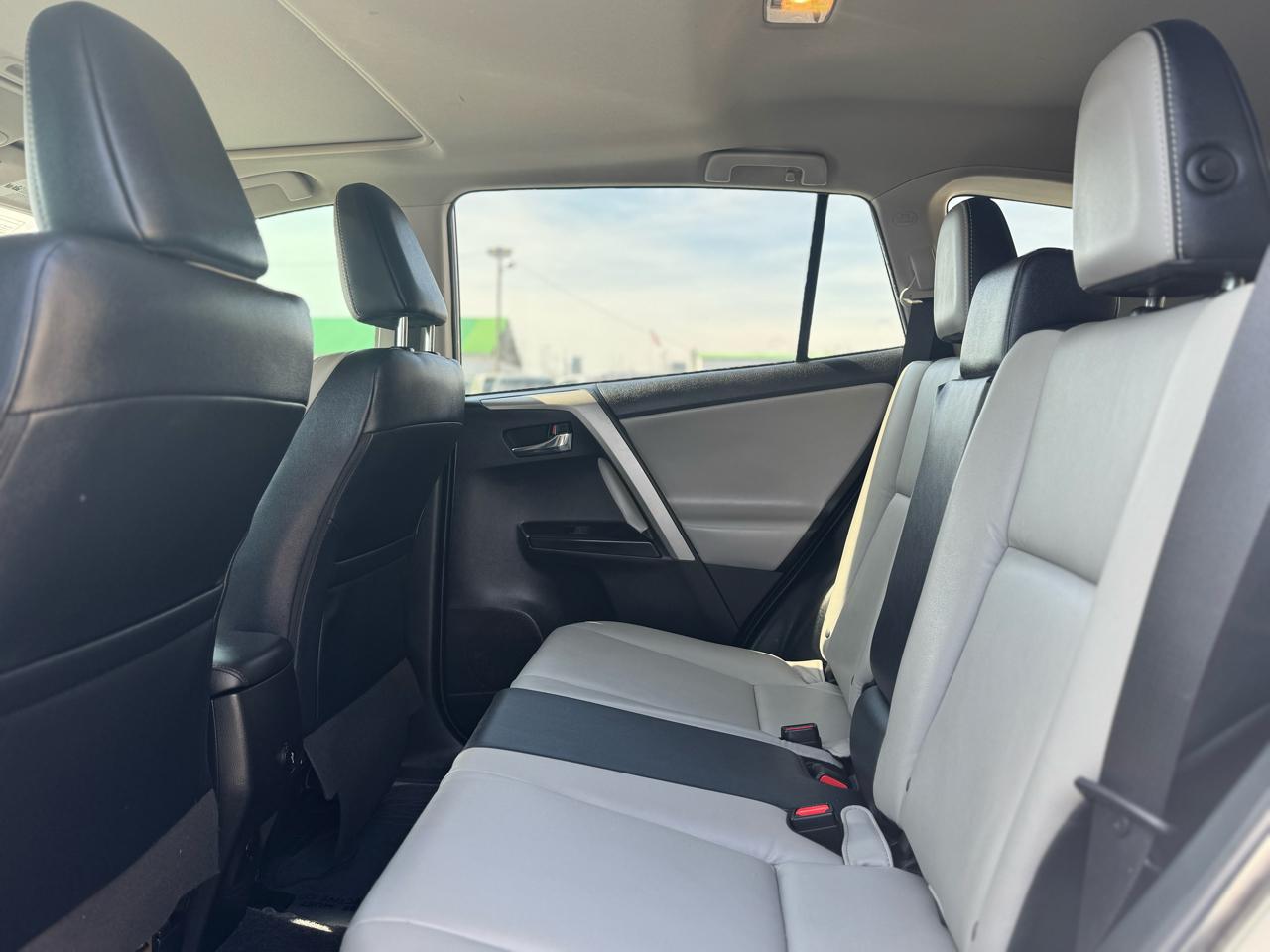 Toyota RAV4 Limited FWD 2018