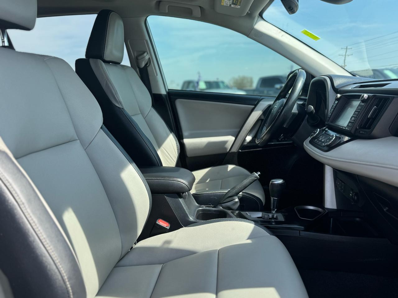 Toyota RAV4 Limited FWD 2018