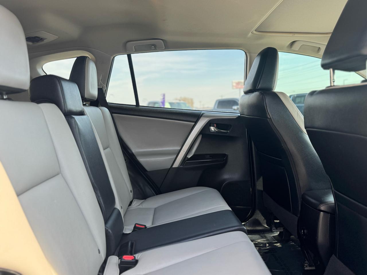 Toyota RAV4 Limited FWD 2018