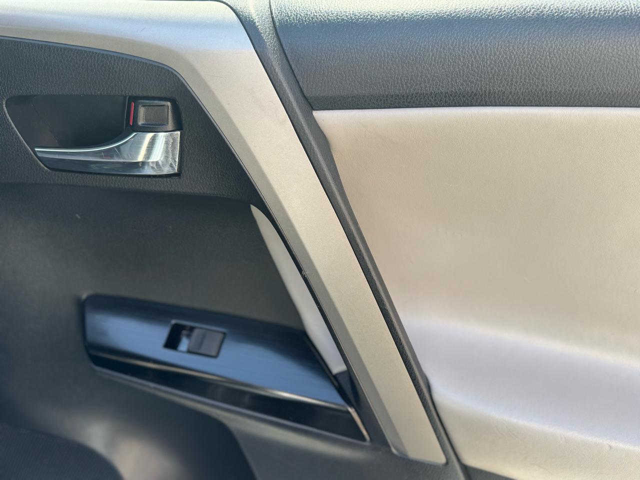 Toyota RAV4 Limited FWD 2018