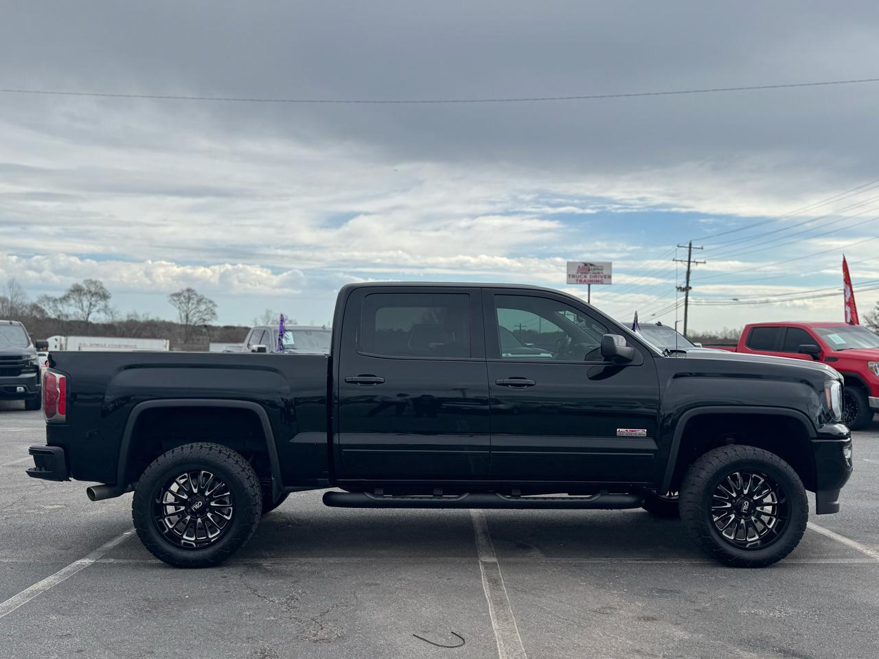 GMC Sierra 1500 4WD Crew Cab 143.5" 2017