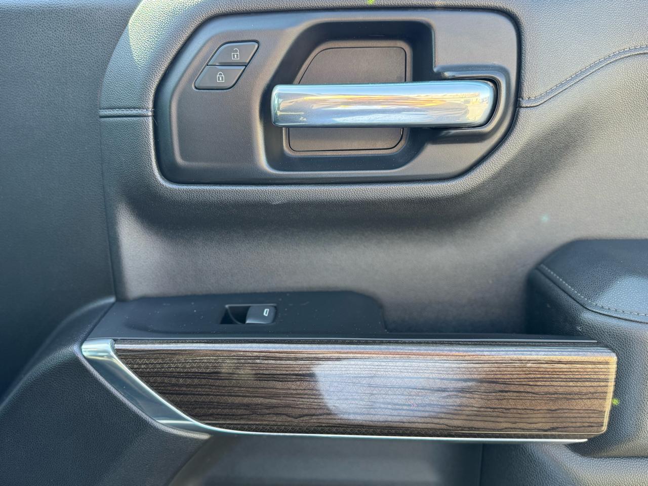 Chevrolet Silverado 1500 Limited LT Trail Boss Crew Cab Long Box 4WD 2022