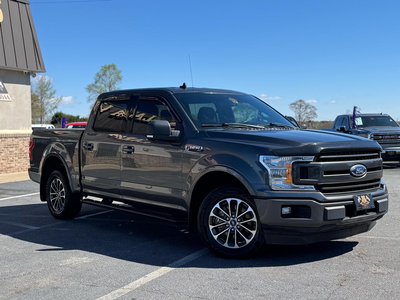 Ford F-150 2WD Reg Cab 145" XLT w/HD Payload Pkg 2020