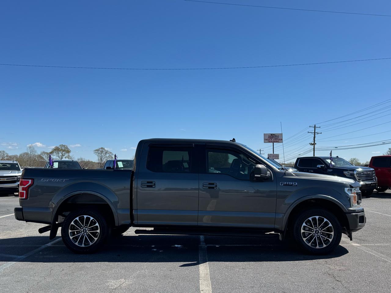 Ford F-150 2WD Reg Cab 145" XLT w/HD Payload Pkg 2020