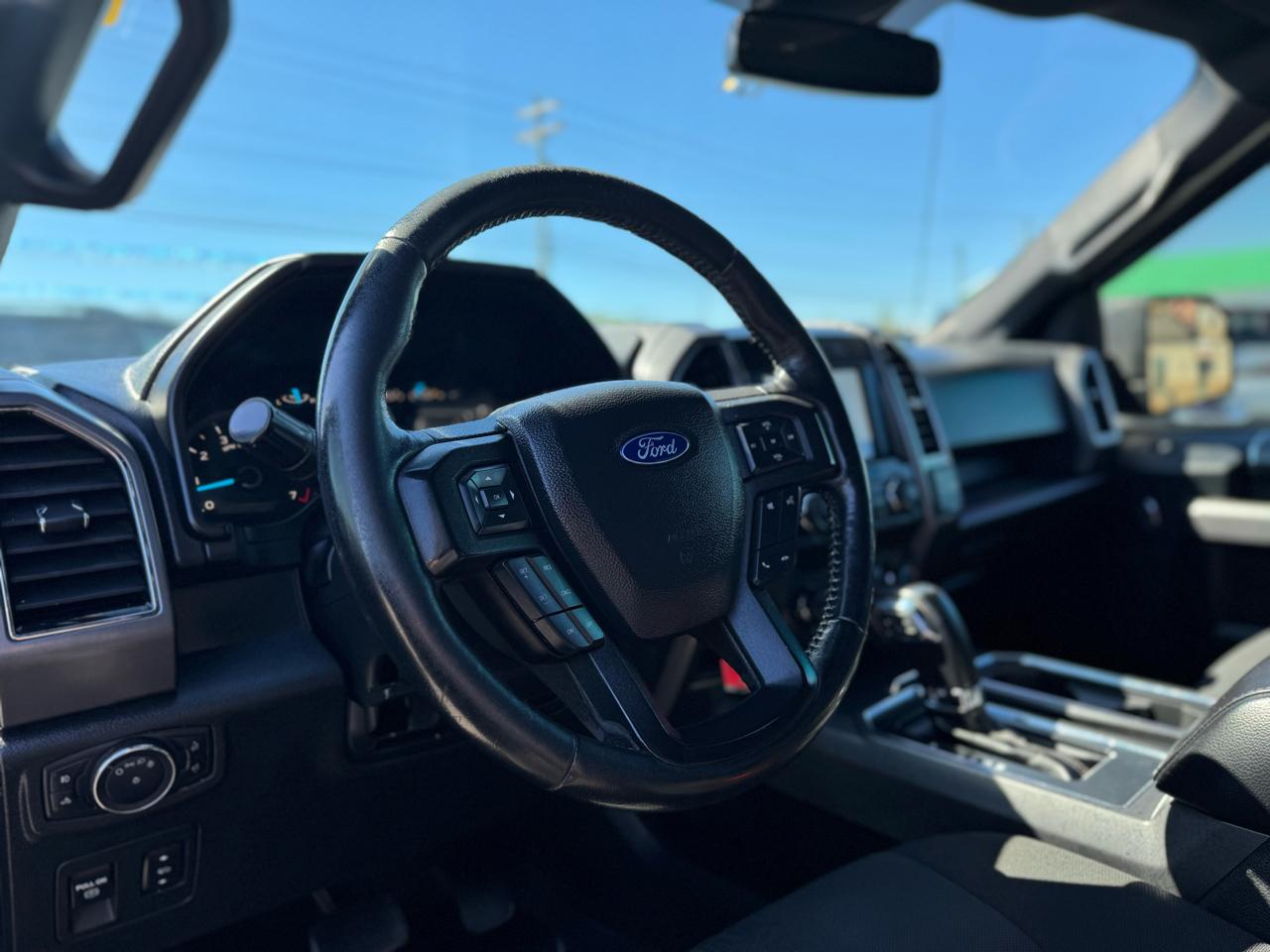 Ford F-150 2WD Reg Cab 145" XLT w/HD Payload Pkg 2020