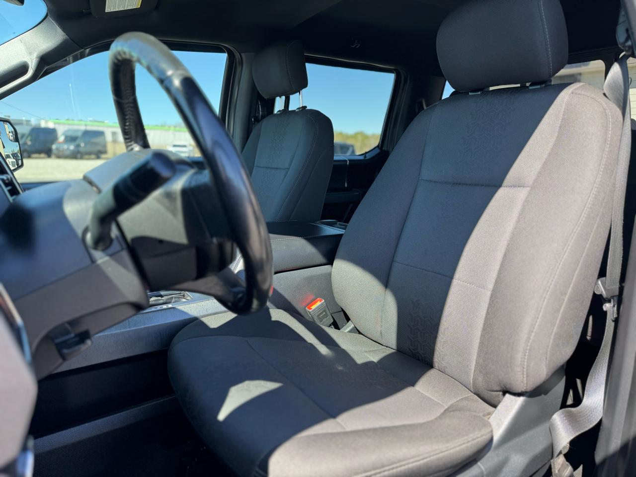 Ford F-150 2WD Reg Cab 145" XLT w/HD Payload Pkg 2020