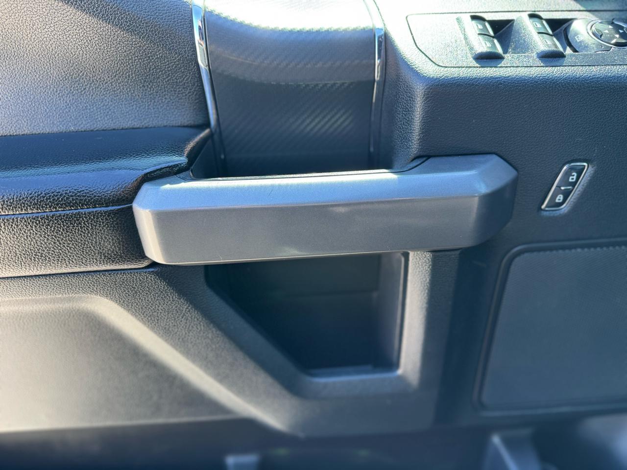 Ford F-150 2WD Reg Cab 145" XLT w/HD Payload Pkg 2020