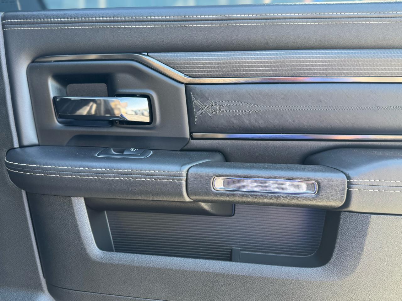 RAM 2500 Limited Mega Cab 4WD 2023