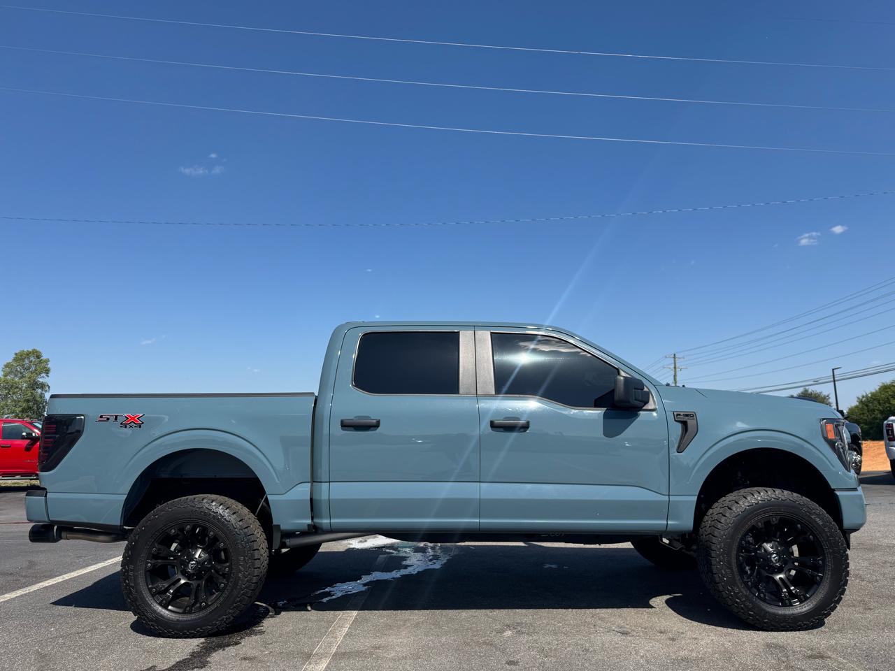 Ford F-150 4WD SuperCab 145" STX 2023
