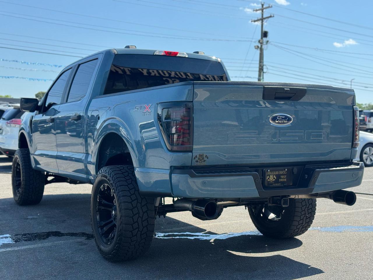 Ford F-150 4WD SuperCab 145" STX 2023
