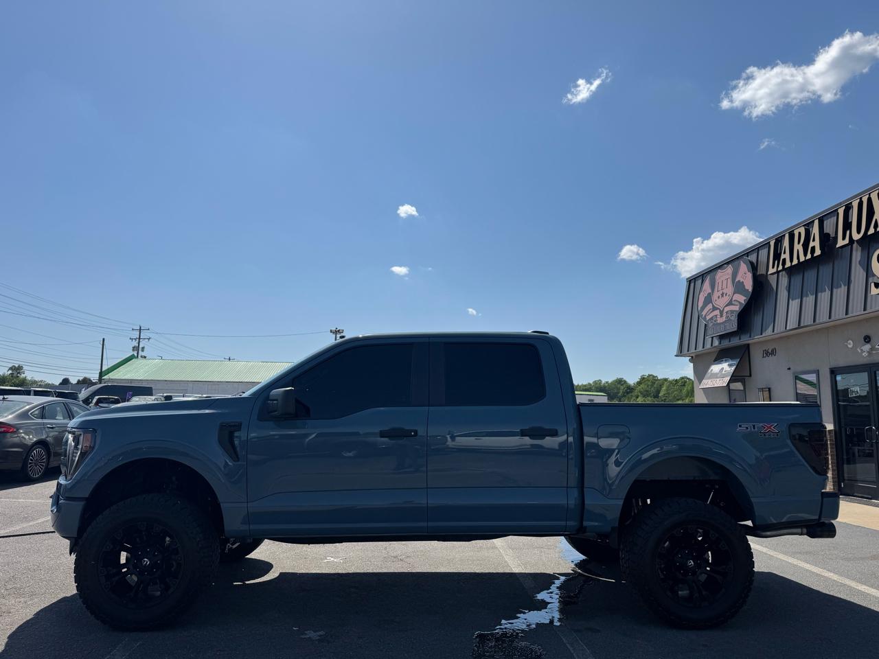 Ford F-150 4WD SuperCab 145" STX 2023