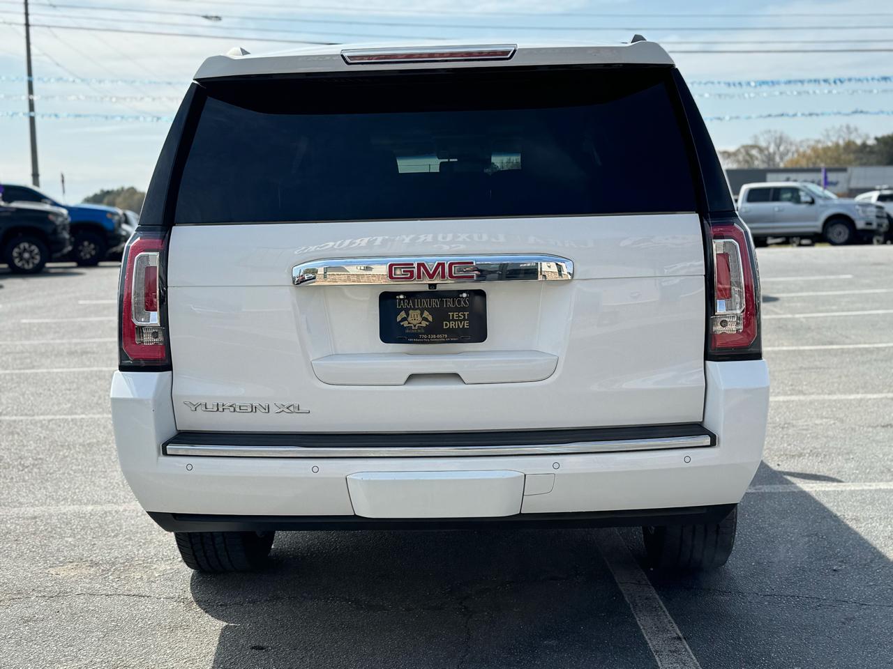 GMC Yukon Denali XL 4WD 2015