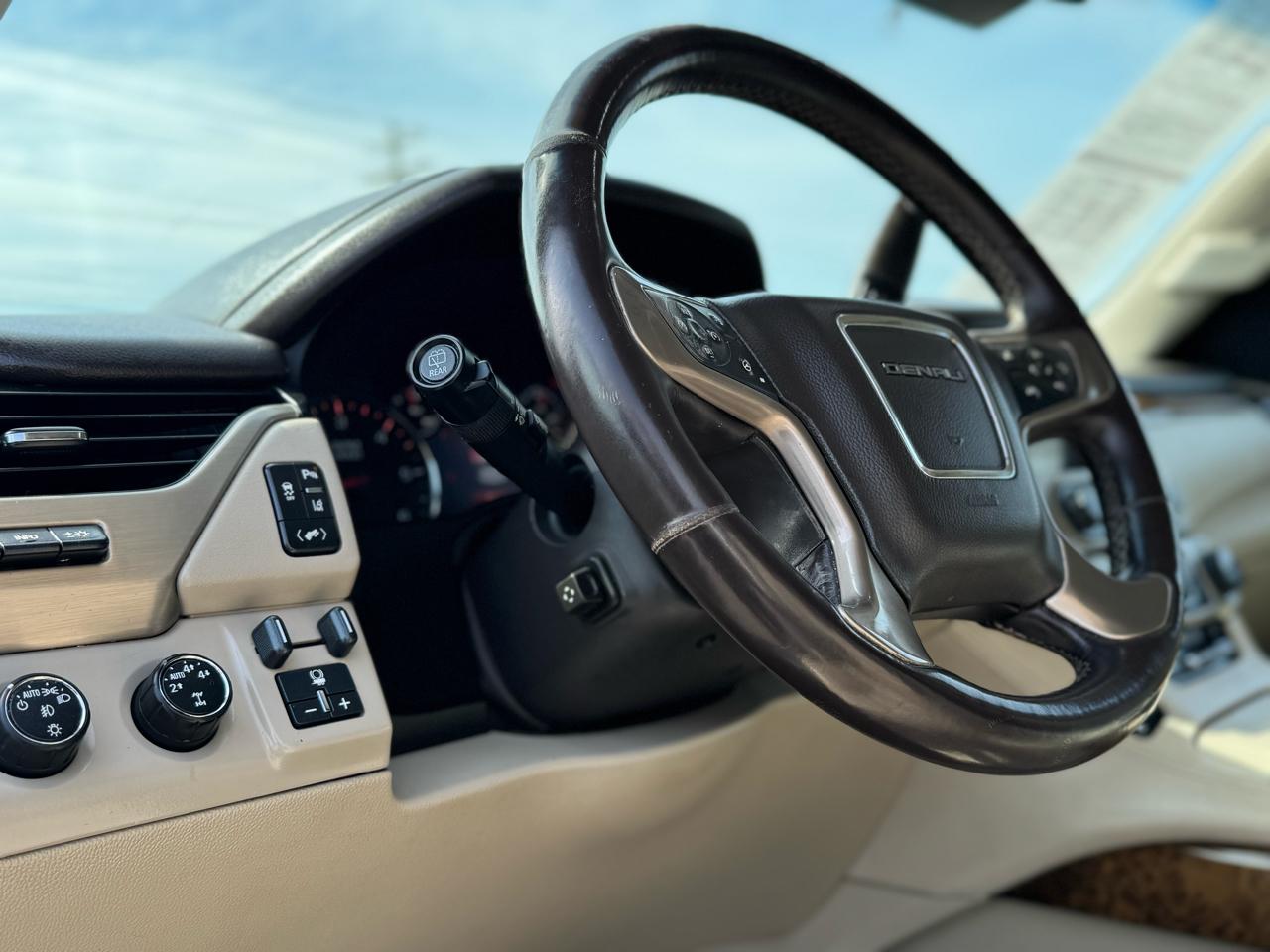 GMC Yukon Denali XL 4WD 2015