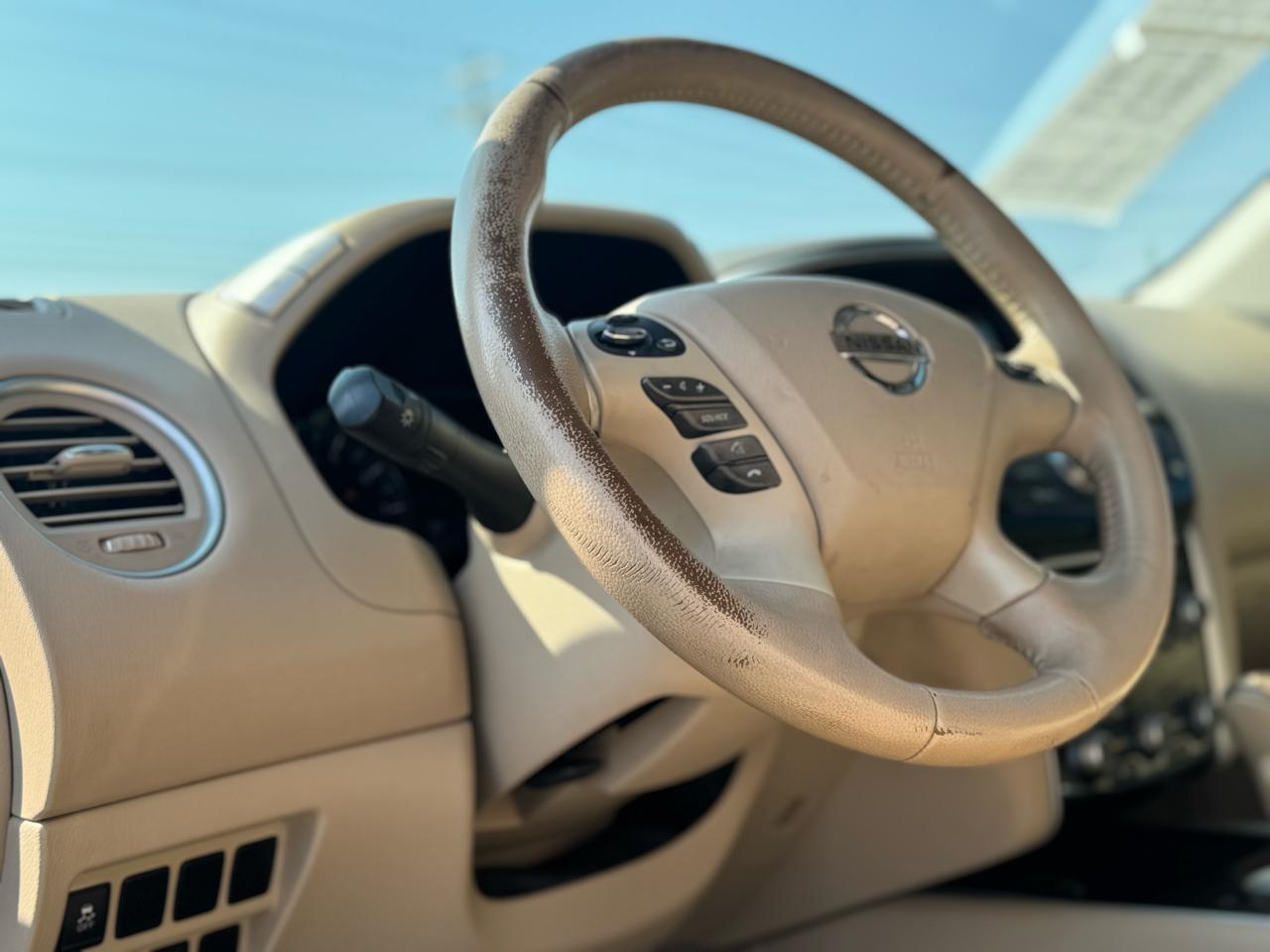 Nissan Pathfinder SV 4WD 2013