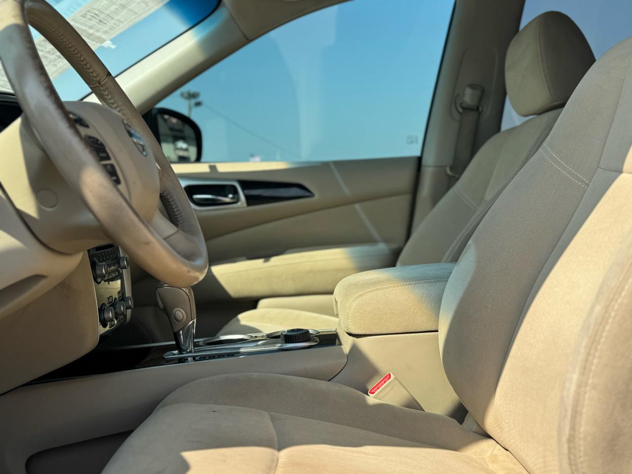 Nissan Pathfinder SV 4WD 2013