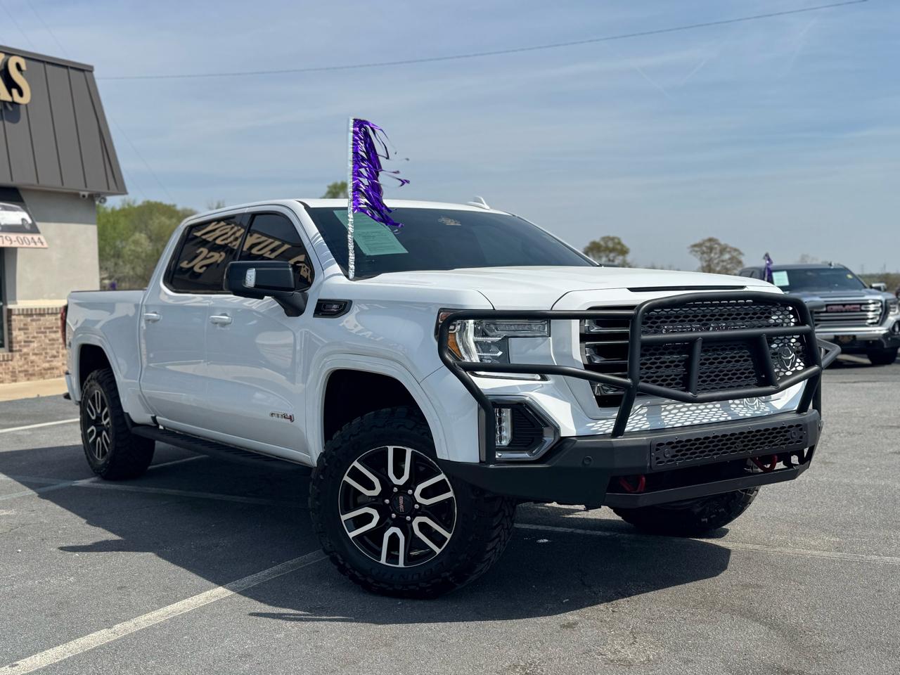 GMC Sierra 1500 AT4 Crew Cab Short Box 4WD 2021