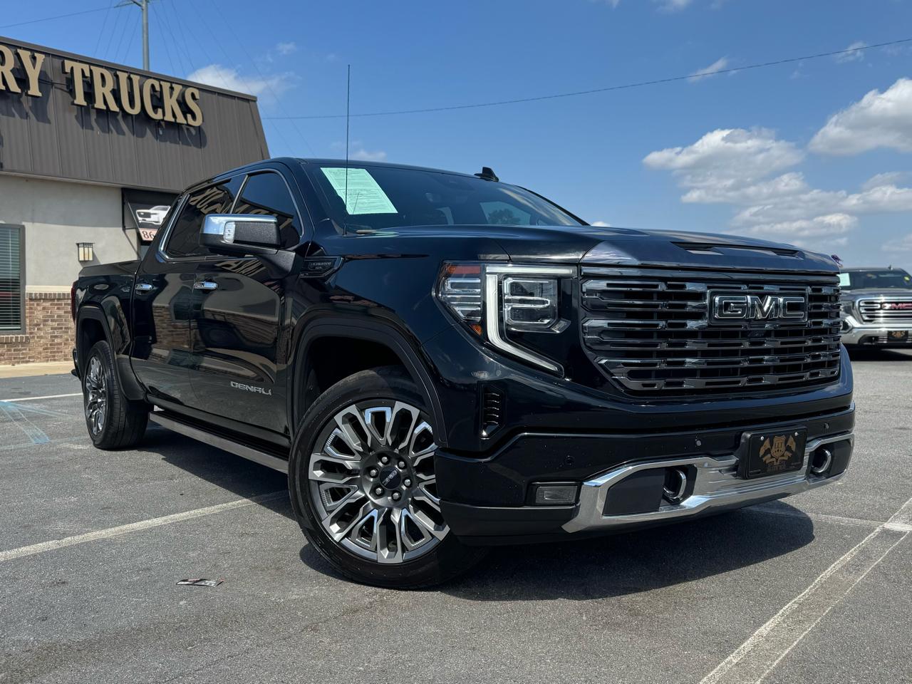 GMC Sierra 1500 Denali Ultimate Crew Cab 4WD 2024