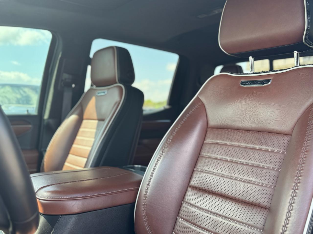 GMC Sierra 1500 Denali Ultimate Crew Cab 4WD 2024